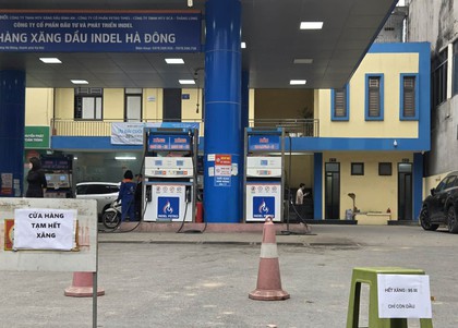 Một công ty treo biển hết xăng, thua lỗ muốn ngừng kinh doanh