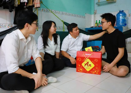 EVNGENCO3 bền bỉ chăm lo học sinh mồ côi do Covid-19