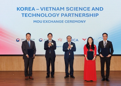 Trường ĐH Quang Trung đẩy mạnh hợp tác quốc tế: bước tiến trong lĩnh vực công nghệ lượng tử