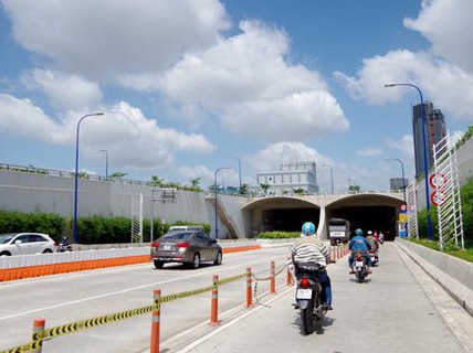 NÓNG: Cấm xe qua hầm sông Sài Gòn chiều 2 ngày cuối tuần này