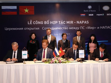 Thẻ thanh toán của Nga sắp dùng được tại ATM, POS ở Việt Nam