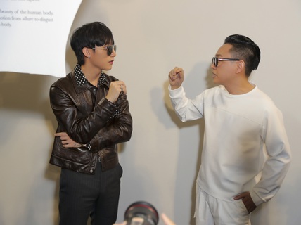 Sơn Tùng M-TP gây chú ý tại triển lãm thời trang Nguyễn Công Trí