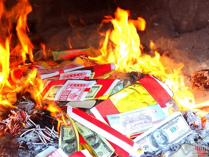 Có thể cấm kinh doanh, buôn bán, đốt vàng mã