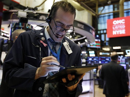 Covid-19 “nẫng” Dow Jones hơn 1.000 điểm, sản lượng kinh tế sụt giảm 1.000 tỉ USD