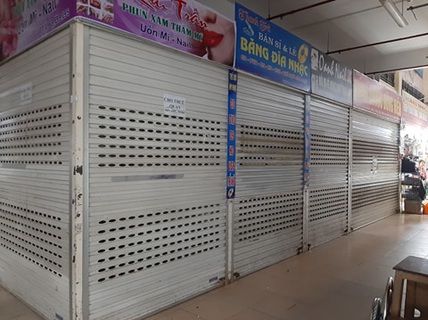 CLIP: Hơn 1.000 ki-ốt chợ Vinh đóng cửa vì dịch Covid-19