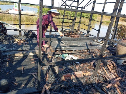 Các con đi vắng, cụ ông 80 tuổi bị tai biến chết cháy trong đêm