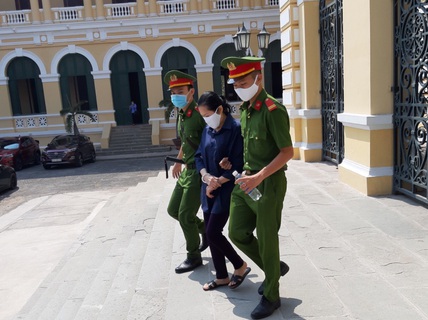 Cho qua hàng loạt hồ sơ vay tiền, 5 cán bộ Công ty Tài chính cao su lãnh án