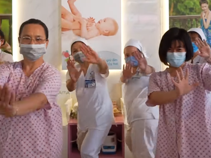 CLIP: "Ghen Cô Vy" phiên bản bác sĩ - nữ hộ sinh - bà bầu siêu hài hước