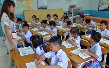 Tiền đâu miễn học phí, tăng lương giáo viên?