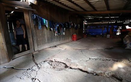 Động đất ở Sơn La làm nhiều nhà dân, trường học, trạm xá bị lún, nứt tường