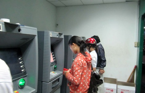 Ngân hàng Đông Á lên tiếng về phí thẻ ATM