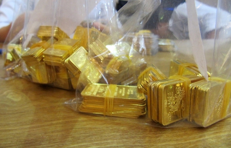 Người dân TP HCM mua ròng 2 tấn vàng