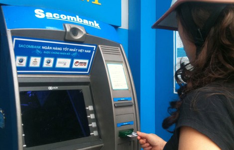 Thêm một chủ thẻ ATM “bỗng dưng” mất tiền