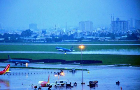 Ì ạch giải ngập sân bay Tân Sơn Nhất