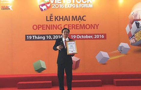 C.P Việt Nam nhận giải thưởng Vietstock 2016