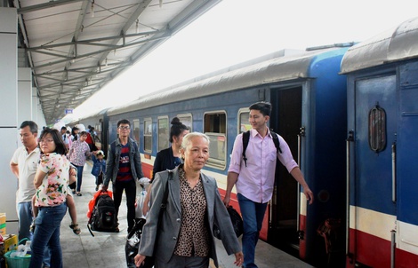 Tàu hỏa giảm 10% giá vé cho học sinh trúng tuyển