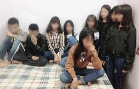 9 nam, nữ thiếu niên vào nhà nghỉ bị quay clip phát tán lên mạng