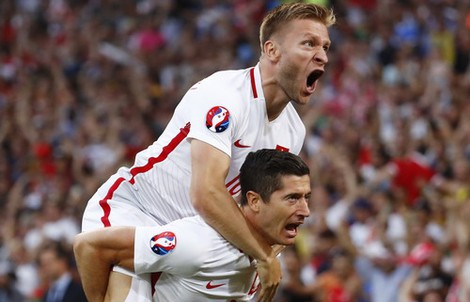 Ba Lan tẩy chay trận play-off World Cup, từ chối thi đấu với tuyển Nga