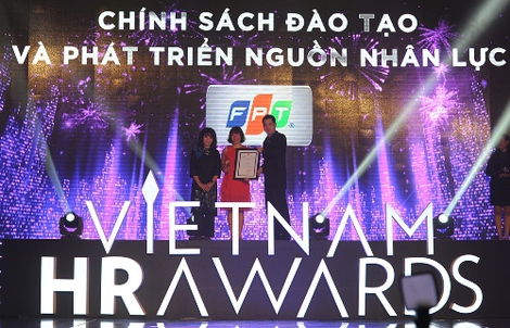 FPT giành “cú đúp”tại Vietnam HR Awards