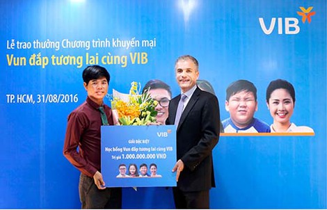 Vay 435 triệu, trúng học bổng 1 tỉ đồng từ ngân hàng