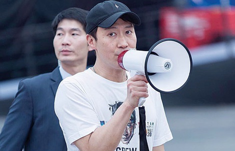 "Thiên vương" Lê Minh nhận trách nhiệm vụ hủy sô phút chót
