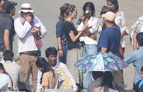 Angelina Jolie chọn Angkor Wat ra mắt phim