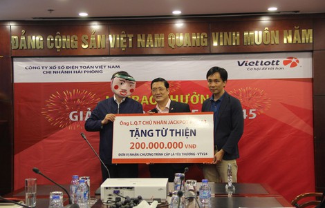 Người trúng Vietlott ở Hà Nội tặng 200 triệu cho quỹ từ thiện