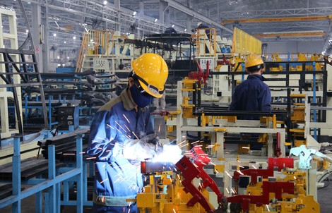 Trở tay không kịp với quy định khí thải