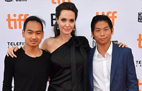 Pax Thiên cao to nhất trong các con của Angelina Jolie