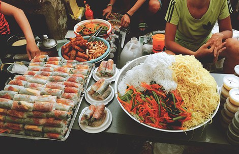"Thiên đường ẩm thực" trong hẻm ở Sài Gòn