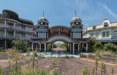 Khung cảnh ám ảnh bên trong “Disneyland của Nhật Bản”