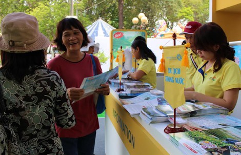 Tour giảm giá “khủng”, khách mua ngay không cần hỏi