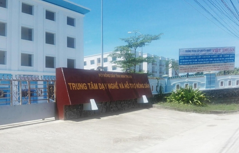 Chưa xây trường đã... mở lớp đào tạo