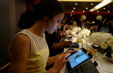 Nhà hàng dùng iPad làm đĩa đựng thức ăn ở Mỹ