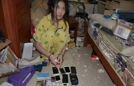 Hacker Trung Quốc sống trong căn phòng bẩn như bãi rác