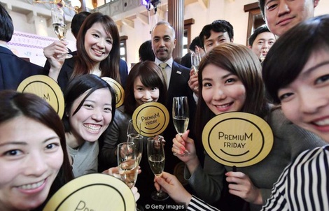 Nhật Bản: Doanh nghiệp phát tiền thưởng cho nhân viên về nhà sớm