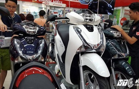 Xe máy tăng vù vù, giá Honda SH chênh lệch hàng chục triệu đồng