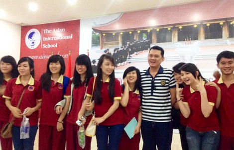 NSƯT Hữu Châu nhắn nhủ học trò trong ngày nhà giáo
