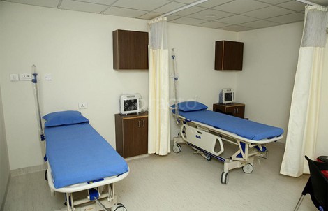 Cuộc họp kín của ông chủ phòng khám và nữ y tá