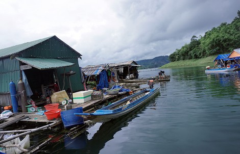 Khám phá 'Vịnh Hạ Long' giữa Tây Nguyên