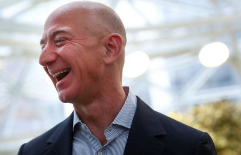 Ông chủ Amazon muốn chuyển ngành công nghiệp lên mặt trăng