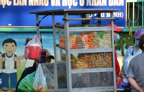 Tràn lan thực phẩm làm bằng bột, hương liệu