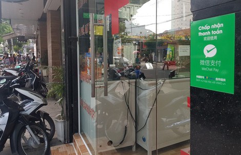 Chính phủ chỉ đạo trục xuất du khách kinh doanh "chui" ở Việt Nam