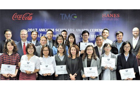 Đại Sứ Hoa Kỳ tại Việt Nam trao học bổng AmCham Scholars cho 20 sinh viên xuất sắc