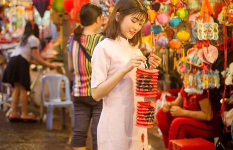 Lạc lối trong khu Chinatown đẹp mê mẩn giữa Sài Gòn