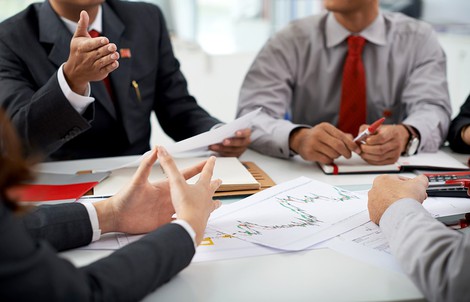 Tiền khắp nơi đổ về chứng khoán