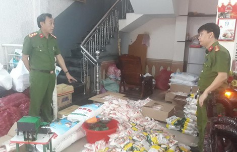 Bắt quả tang cơ sở sản xuất hàng ngàn gói hạt nêm, bột ngọt giả