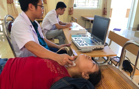 Vì sao ung thư tuyến giáp được chỉ định uống phóng xạ I-131?