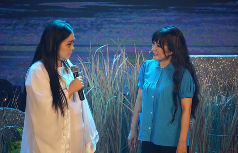 NSND Hồng Vân hóa thân hồn ma nghệ sĩ trong live show Thúy Nga