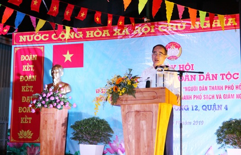 Bí thư Nguyễn Thiện Nhân dự ngày hội đại đoàn kết toàn dân tộc ở quận 4